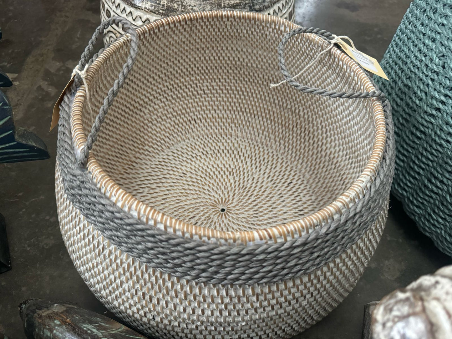 BAL053 - RATTAN POT XL