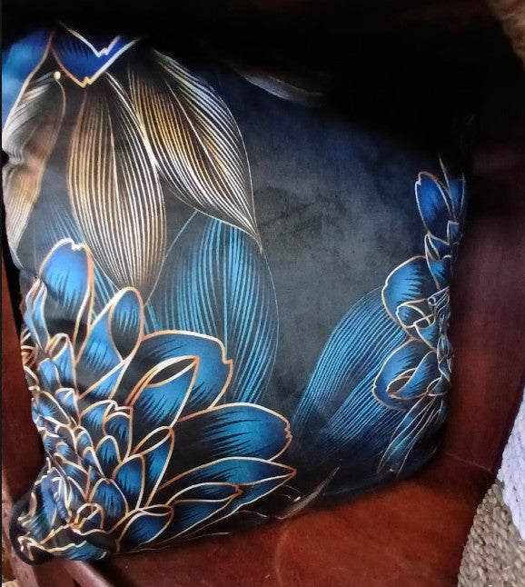 FHI013 - FLORAL BLUE & BLACK 45X45 SCATTERS