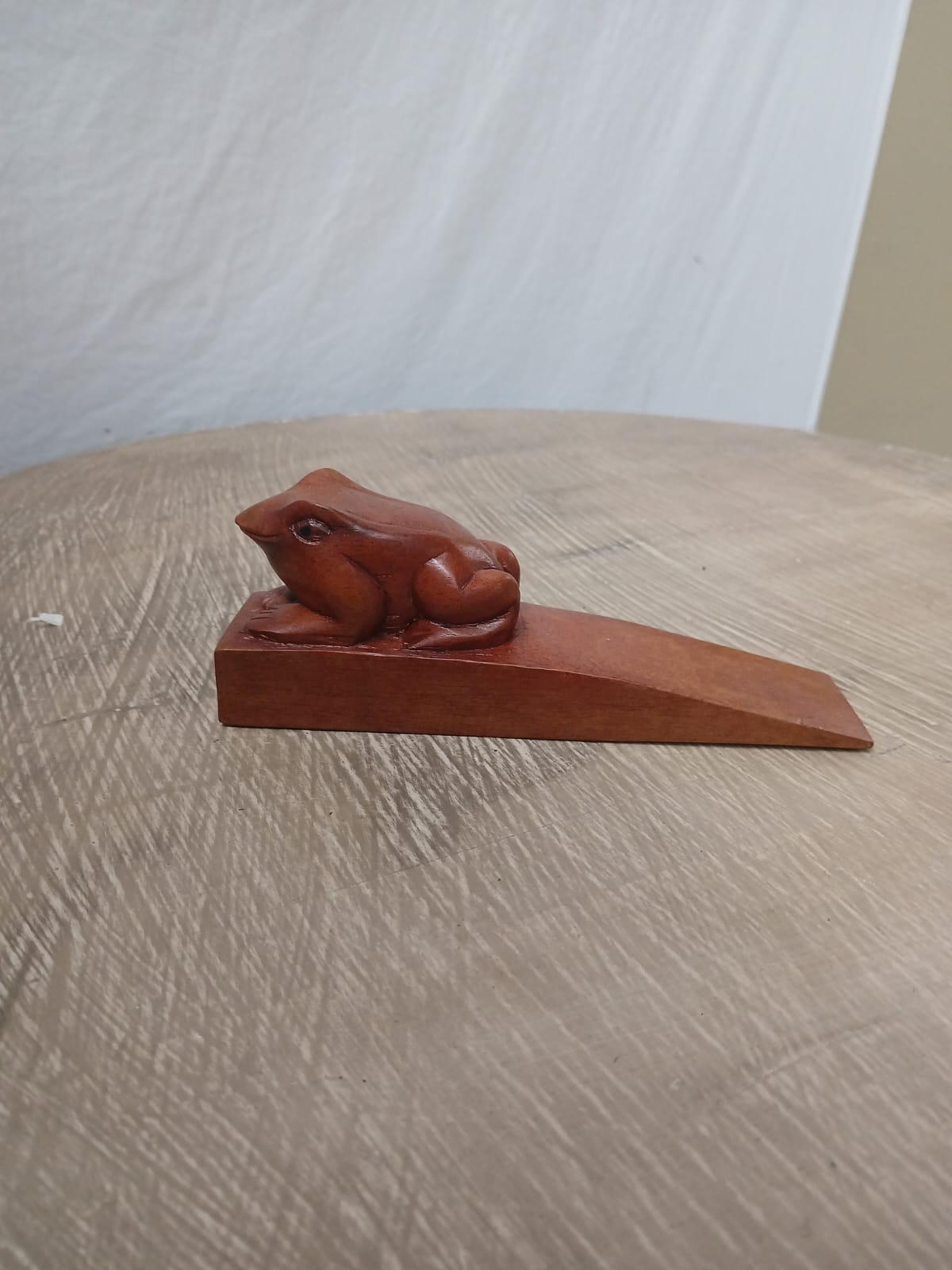 UBI044 - WOODEN WARU FROG DOOR STOP