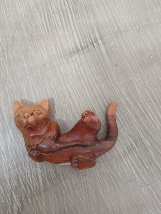 UBI048 - WOODEN WARU SMALL CAT DOOR STOP